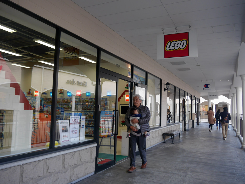 大型アウトレットモールの「仙台泉プレミアム・アウトレット」