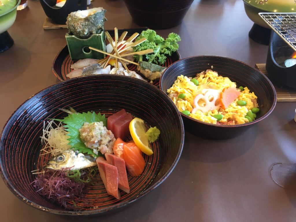 館山で新鮮な地元食材をたっぷり味わうイメージ