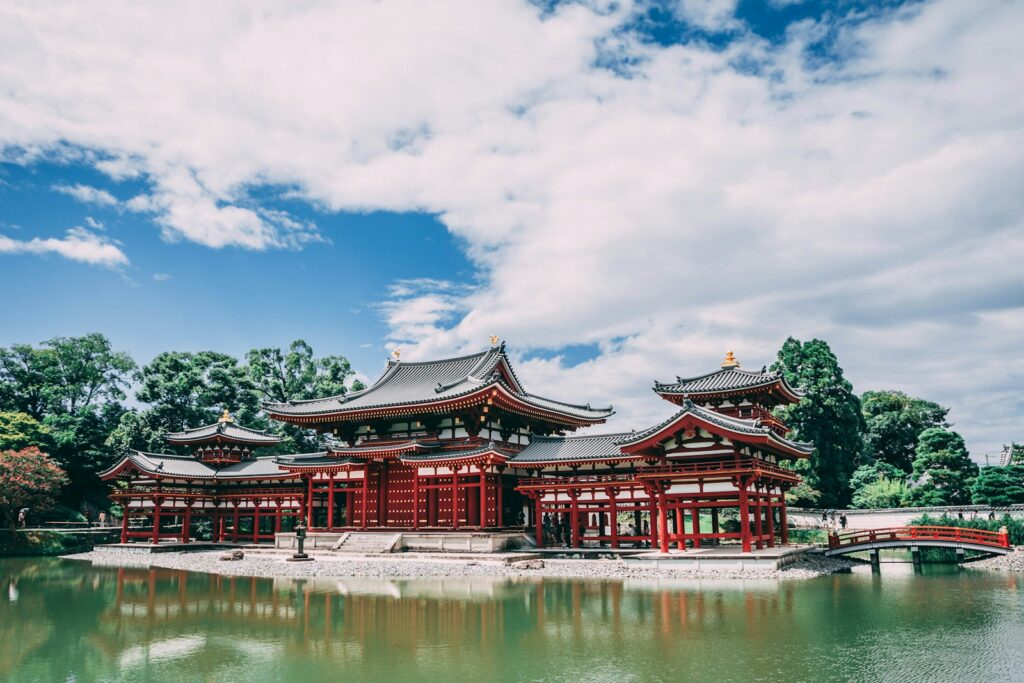 宇治の観光名所平等院鳳凰堂