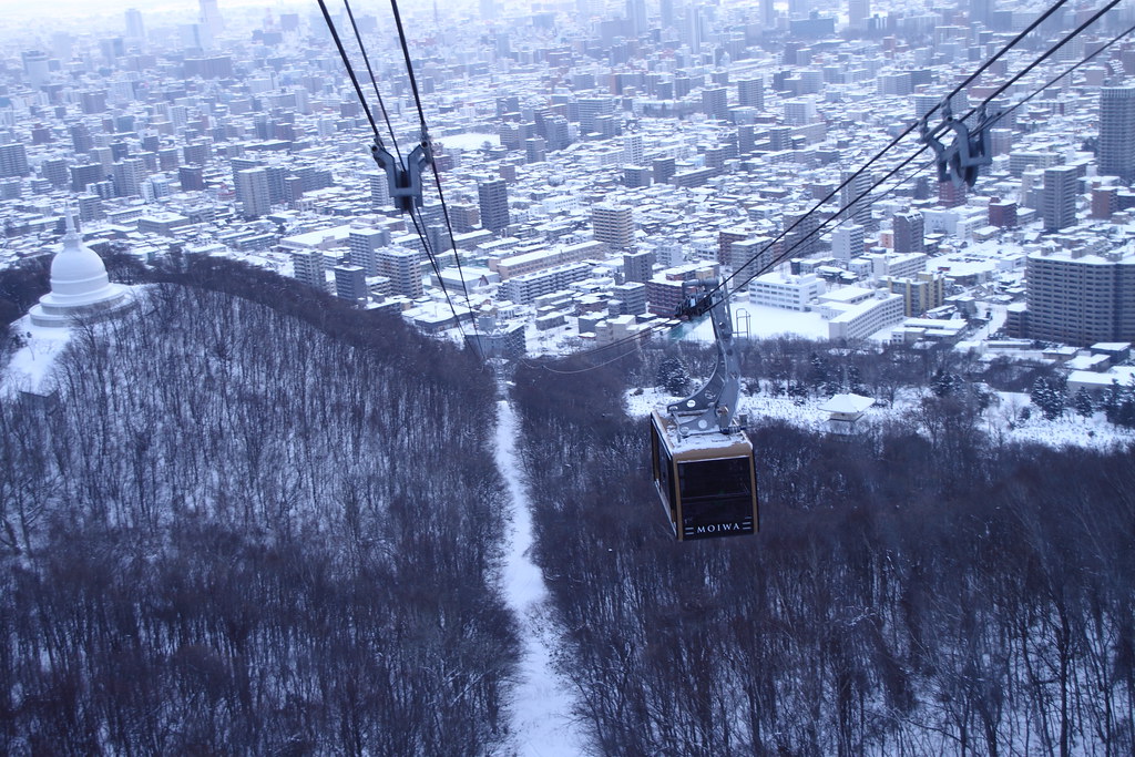 秋冬の札幌もいわ山ロープウェイ