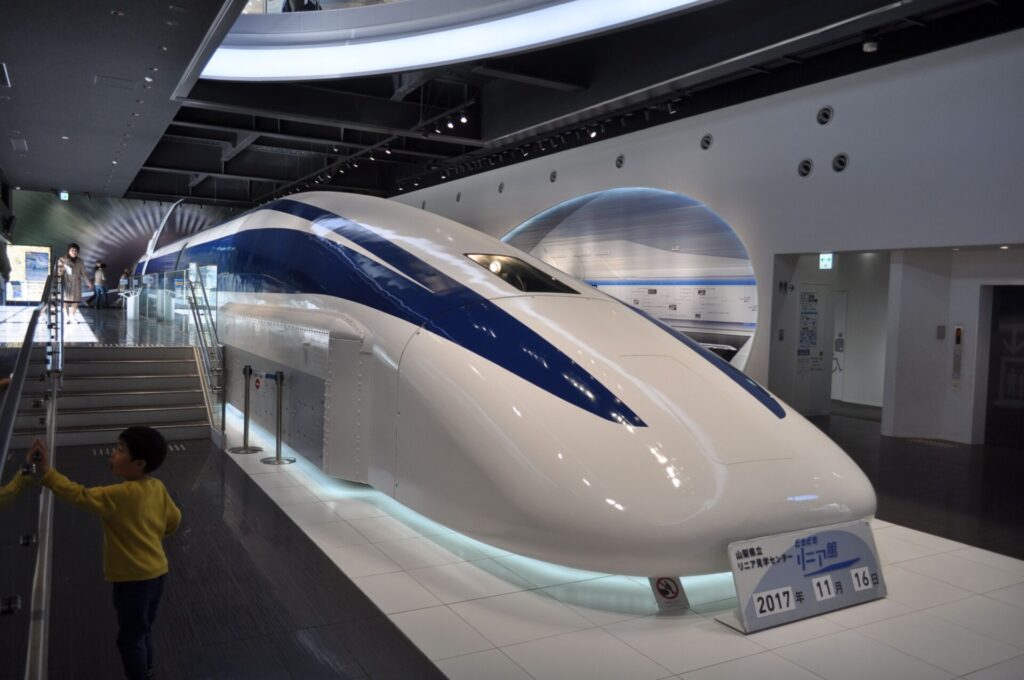 リニアの仕組みを学べる山梨県立リニア見学センター