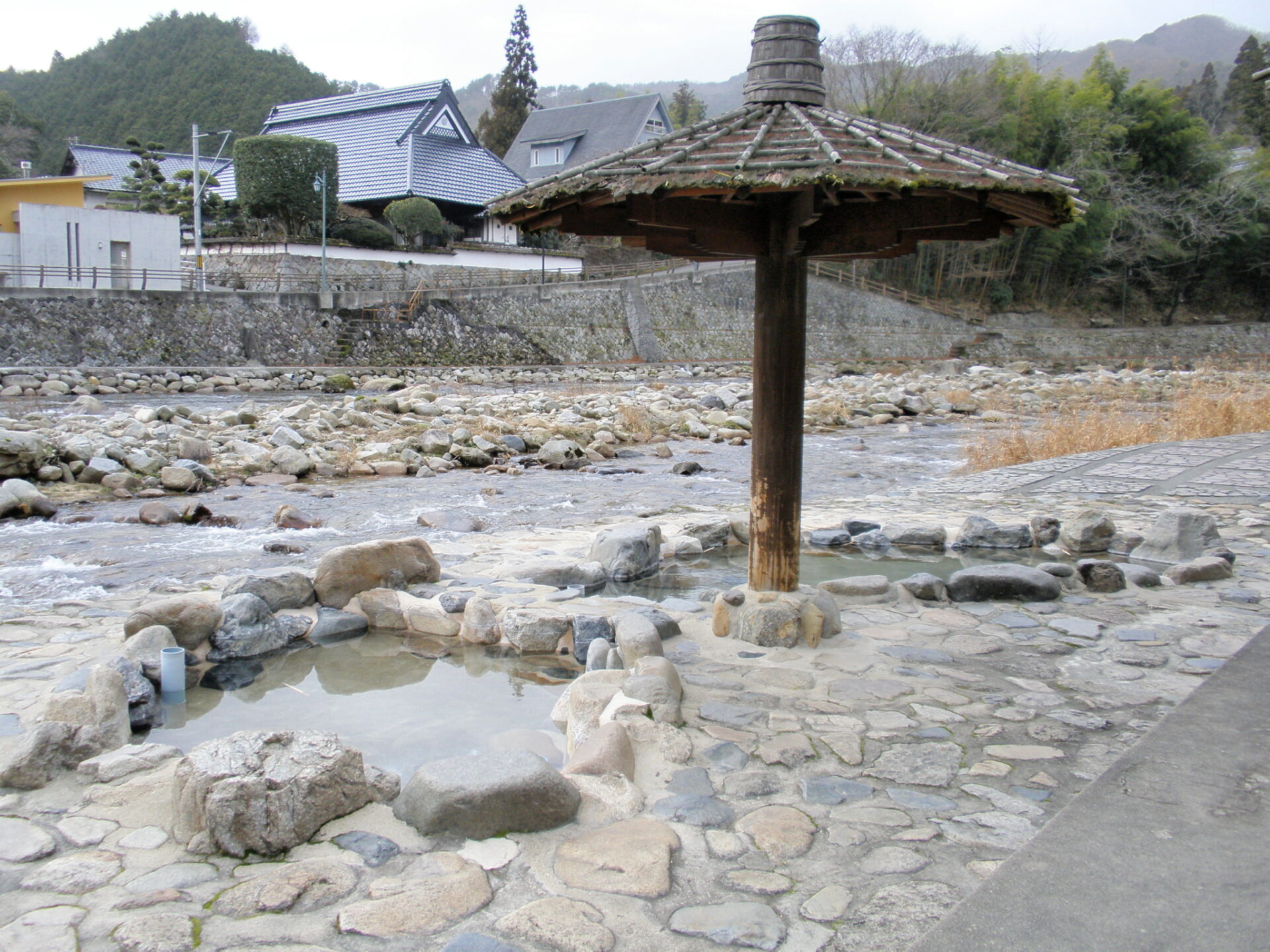 岡山県鏡野町に位置する美しい自然に囲まれた温泉地・奥津温泉