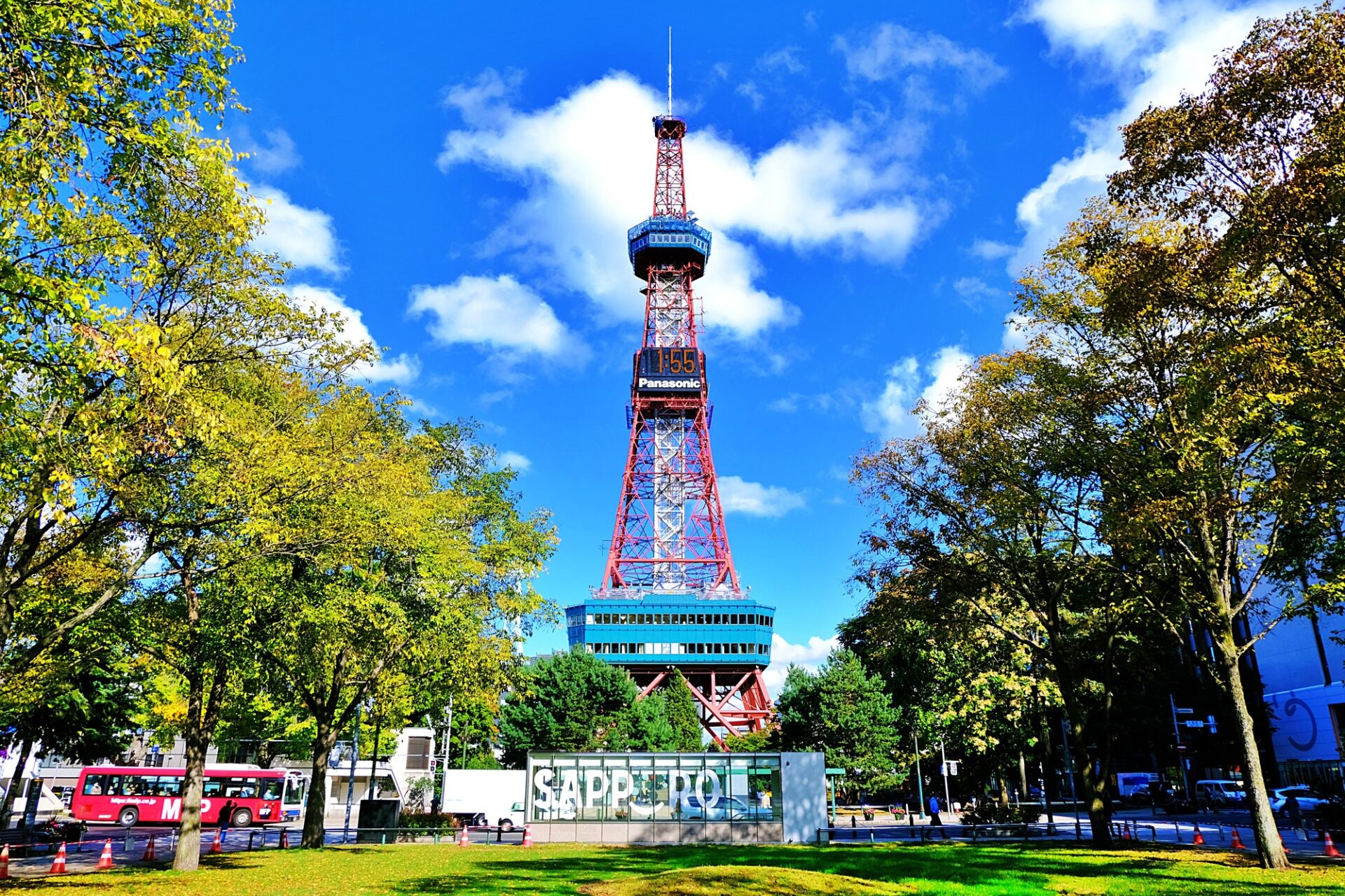 札幌大通公園から見るテレビ塔