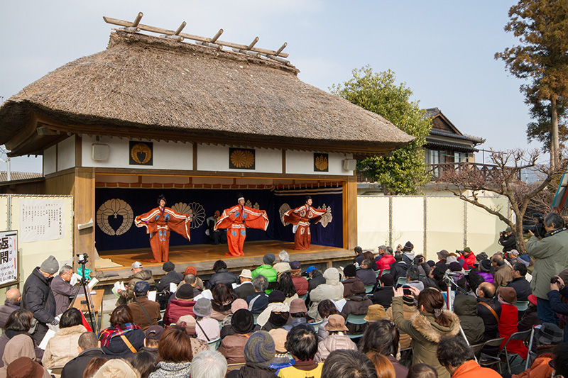 みやま市大江地区にのみ伝承される「幸若舞(こうわかまい)」の様子