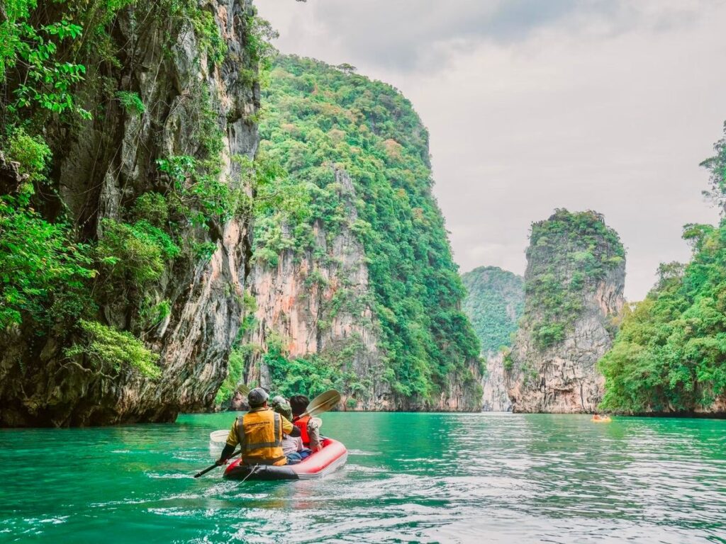 タイのウェルネスツーリズムで体験したい、パンガー湾でのカヌー体験
