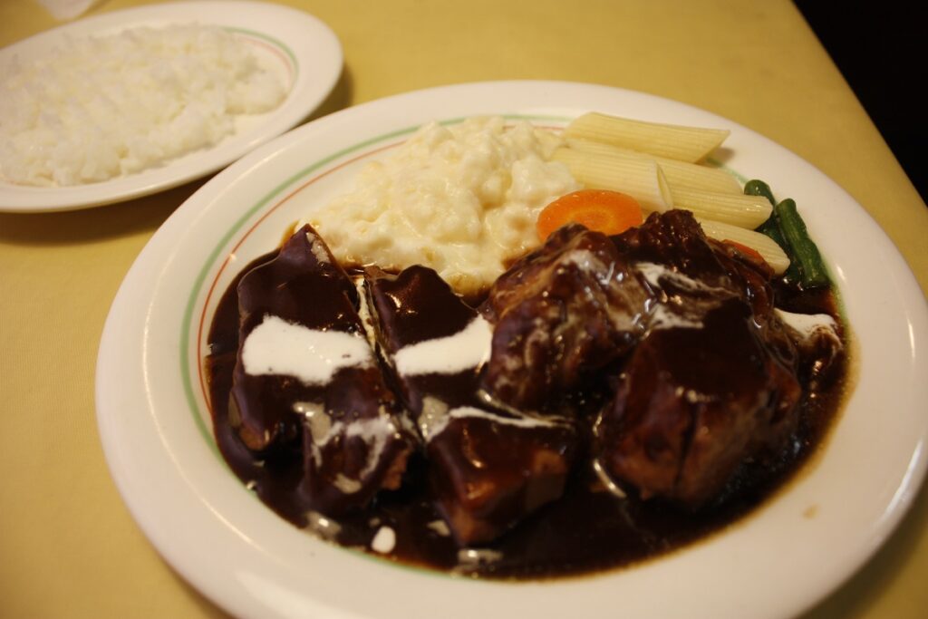 老舗のタンシチュー