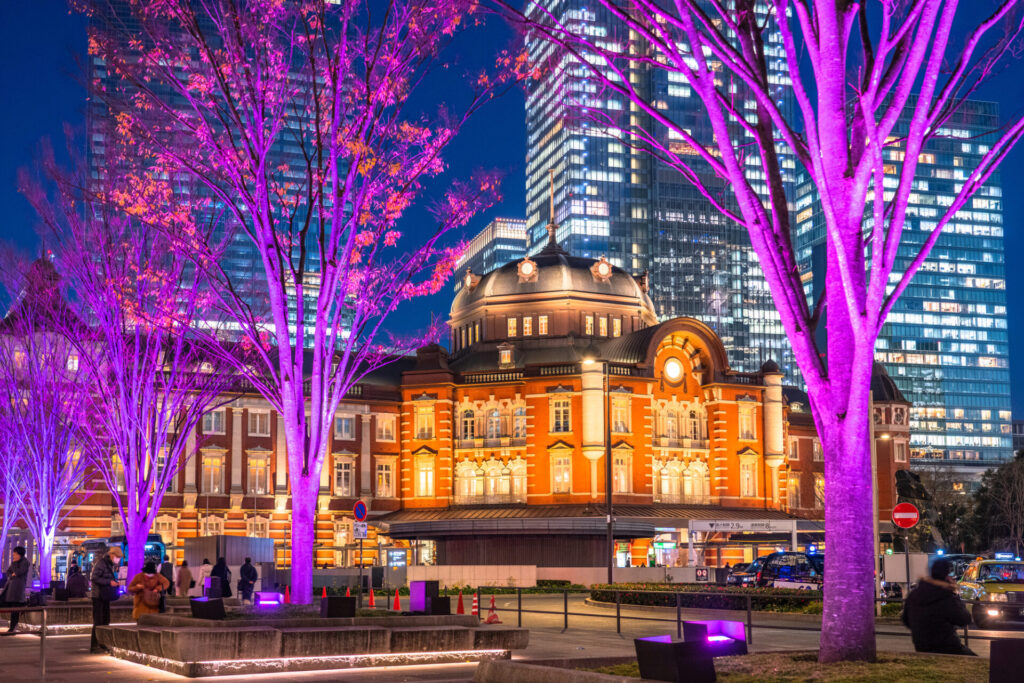 《東京都》東京駅・冬のイルミネーション