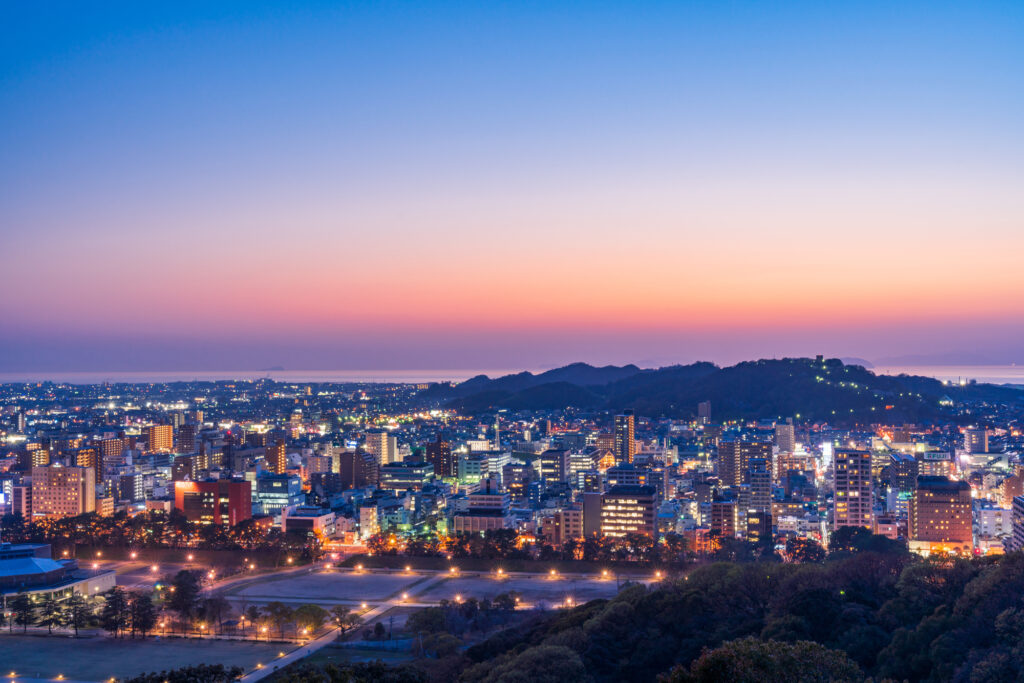 （愛媛県）松山城眼下の街灯りが美しい、松山の街並み