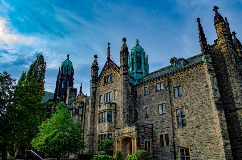 トロント大学
