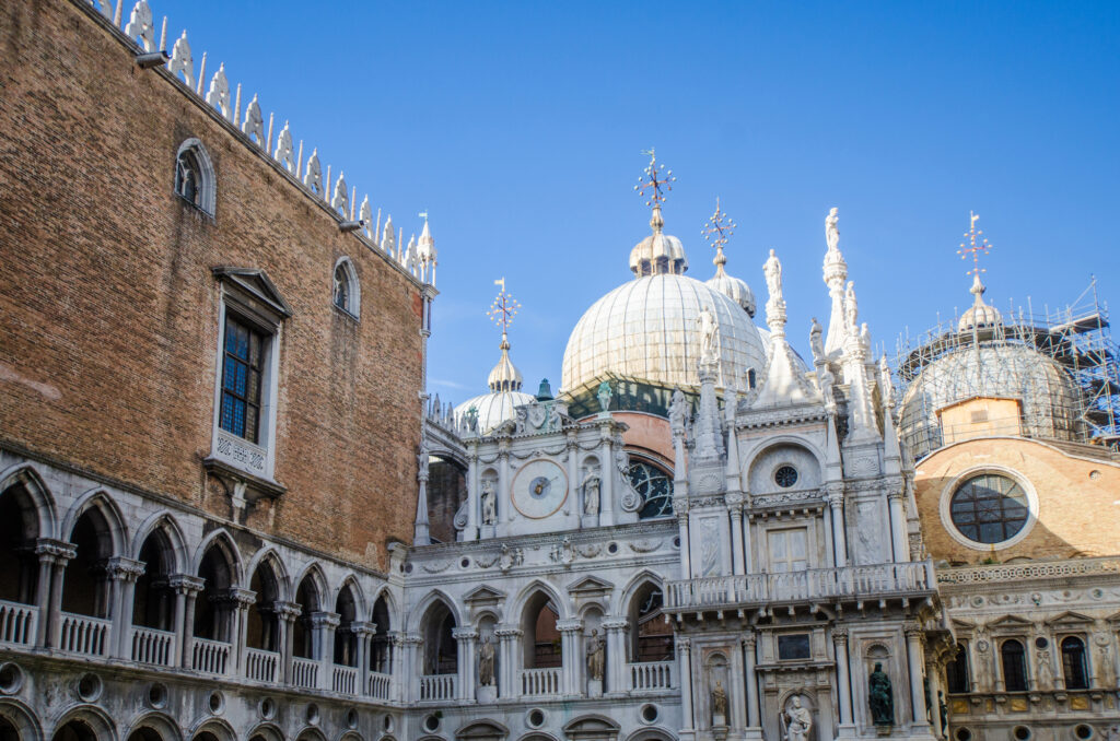 ドゥカーレ宮殿