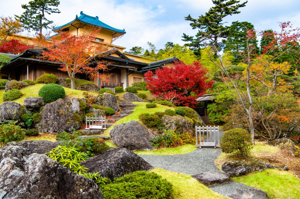 紅葉の箱根美術館