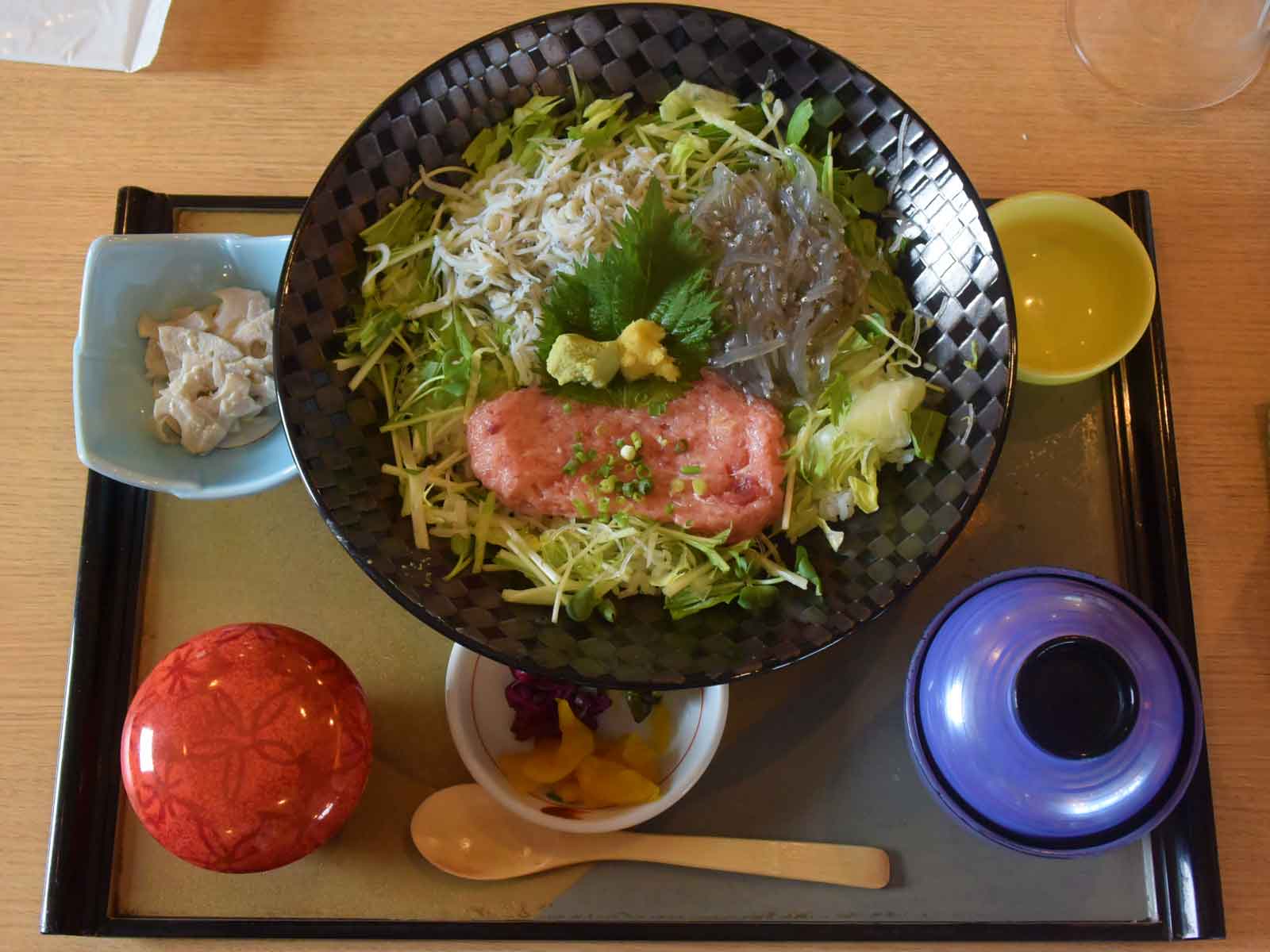 江の島周辺で昼食