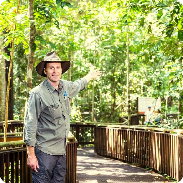 人気ガイドとアサートン高原へ