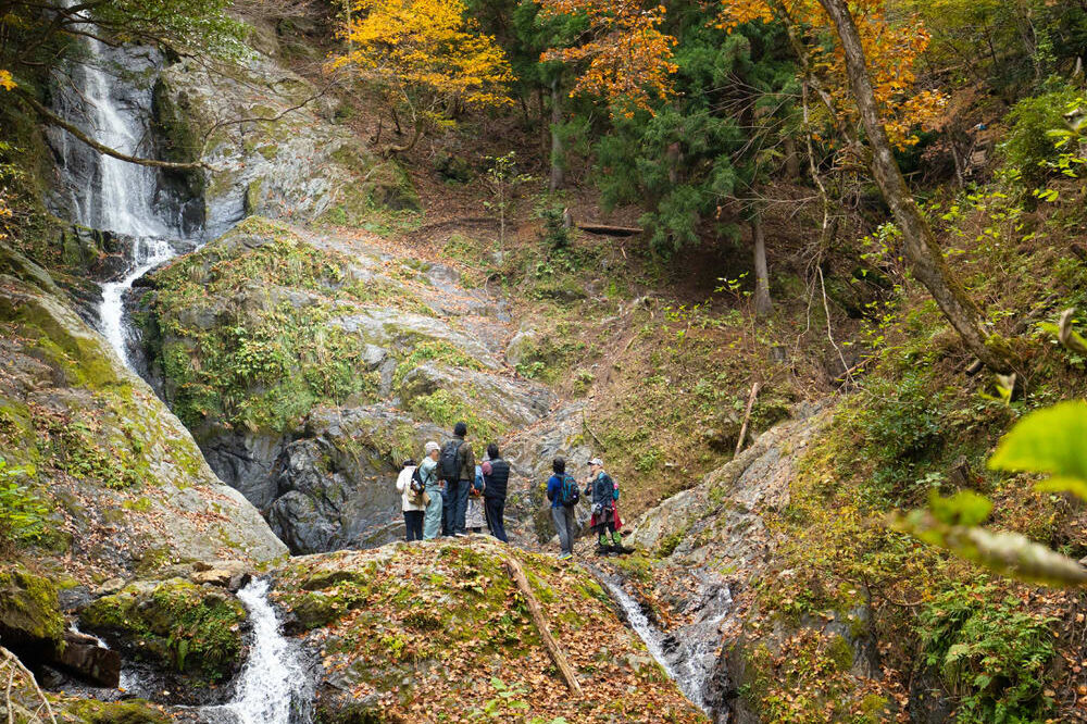 美山の秘境を歩く 洞の滝トレッキングツアー