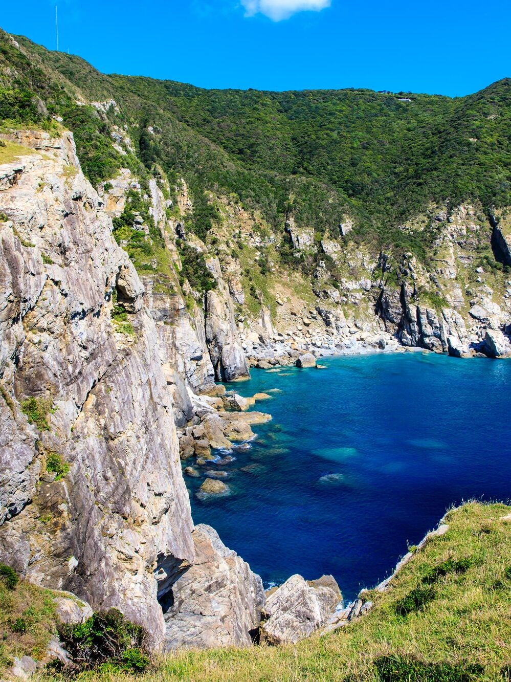 西の果ての絶景「大瀬崎断崖」をハイキングで満喫！ 大瀬崎ハイキングツアー