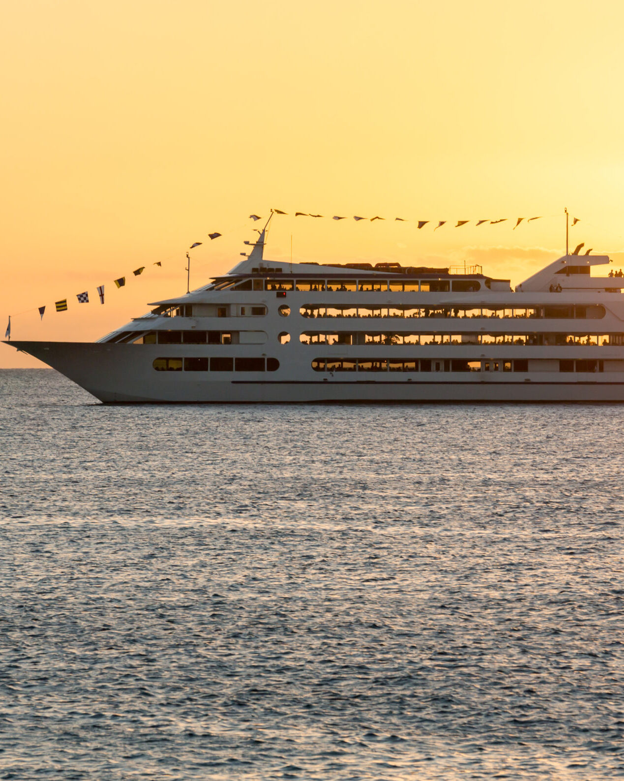 サンセット・ディナークルーズ