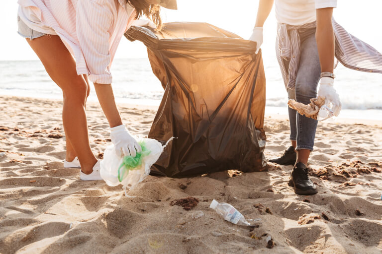 海の掃除など、ボランティア活動