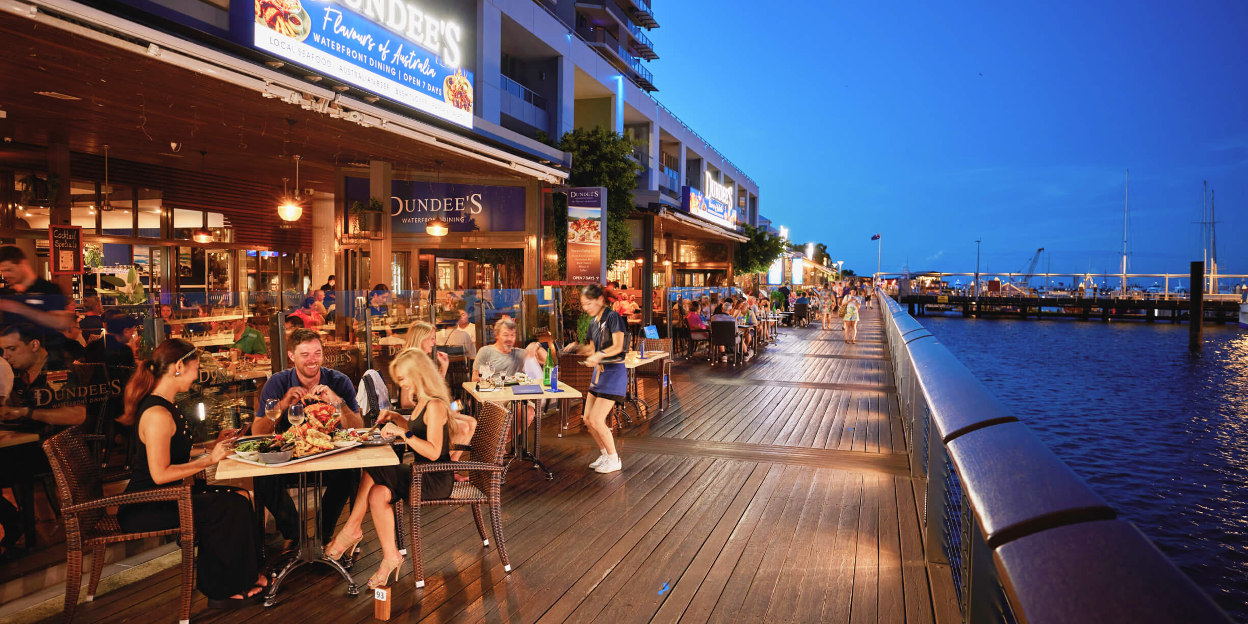 Dundee's on the Waterfront