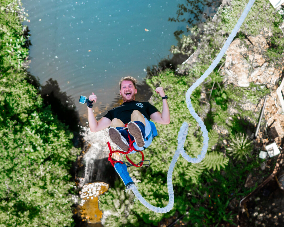 バンジージャンプ