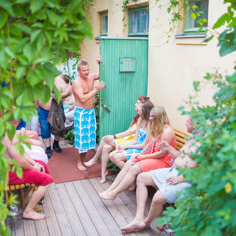 地元マスターが案内！タンペレで本場のサウナ体験